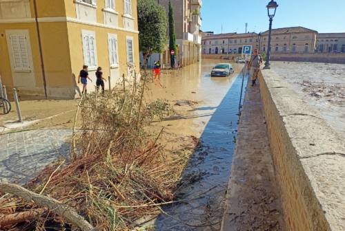 Fiaccolata a Ostra, un anno dopo l’alluvione