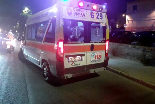 Ancona, schianto nella notte sull’asse. Tragedia sfiorata per un 22enne