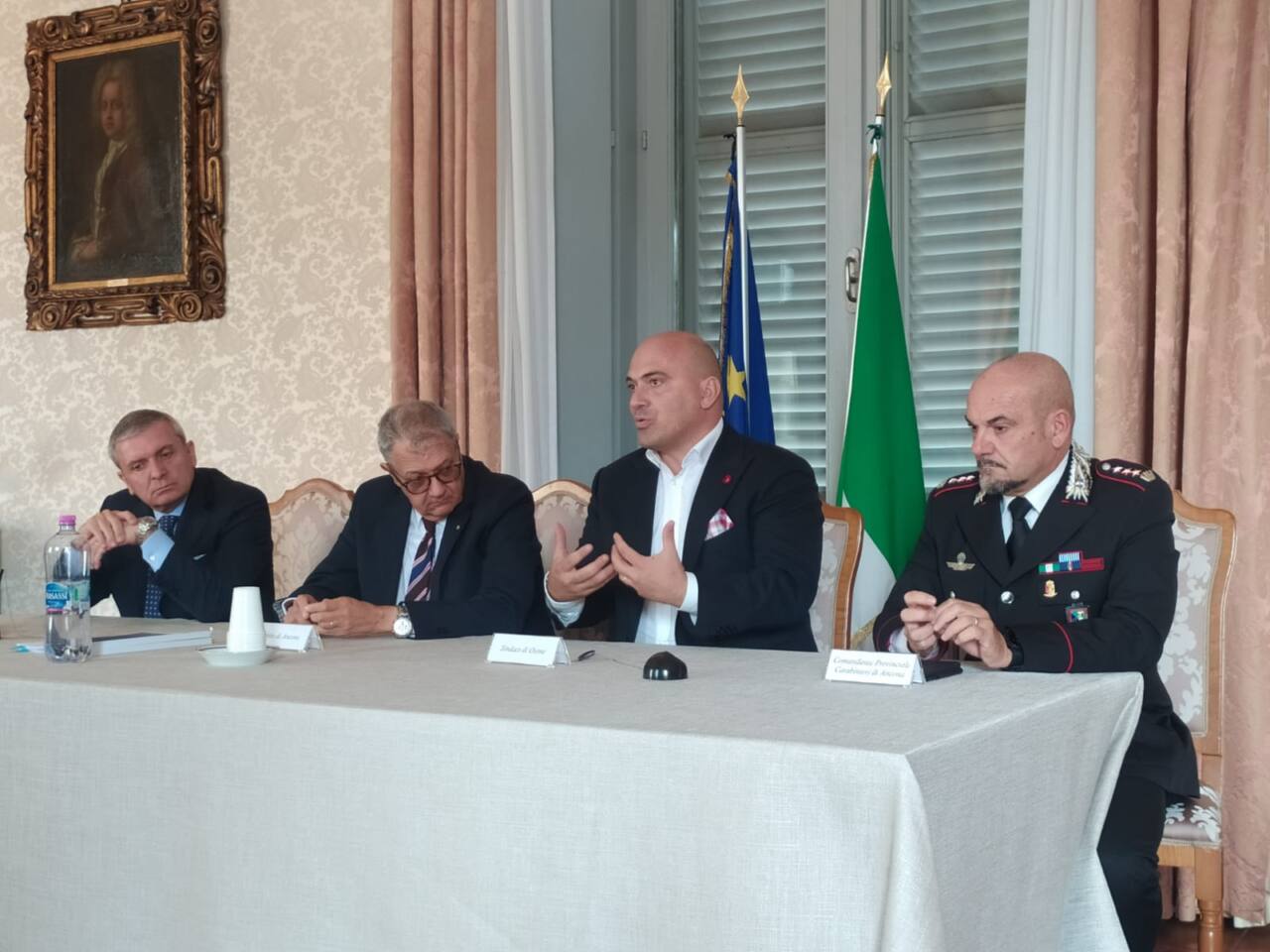Il sindaco di Osimo Simone Pugnaloni in Prefettura per la firma