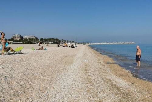 Civitanova, con la Croce Verde Babbo Natale viene dal mare