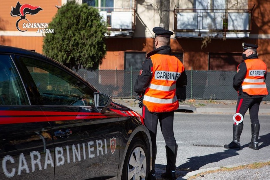 I controlli dei carabinieri a Senigallia