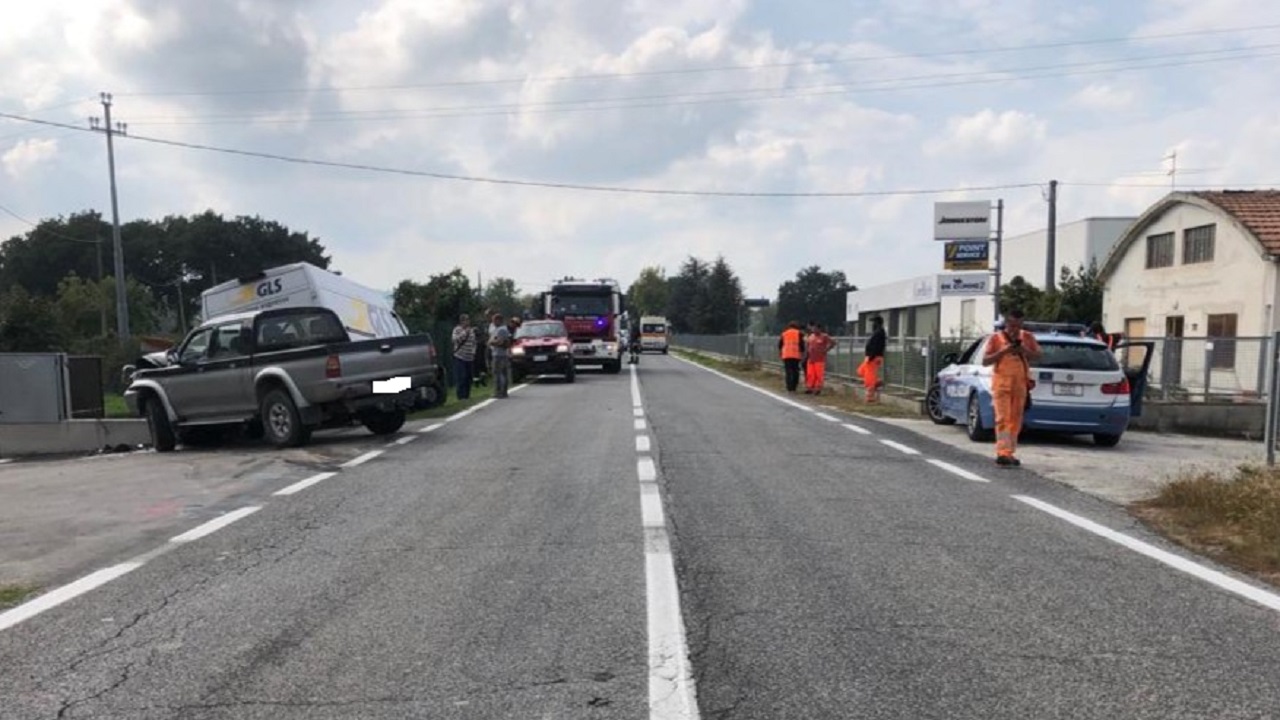 I rilievi della Polizia Stradale intervenuta a Serra de' Conti per un violento incidente