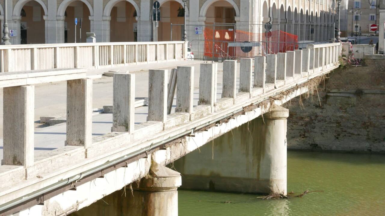 Ponte Garibaldi a Senigallia danneggiato dopo l'alluvione del 15 settembre 2022