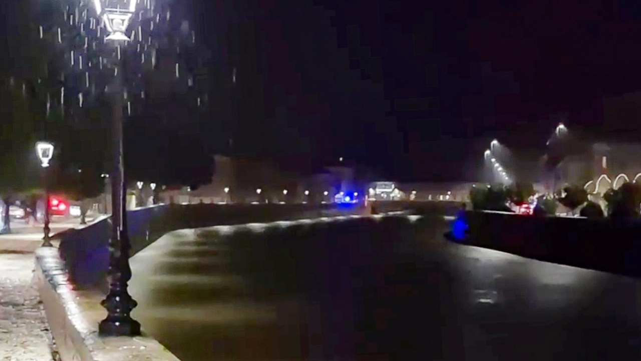 La situazione del fiume Misa a Senigallia ore 23:50 del 19 novembre 2022