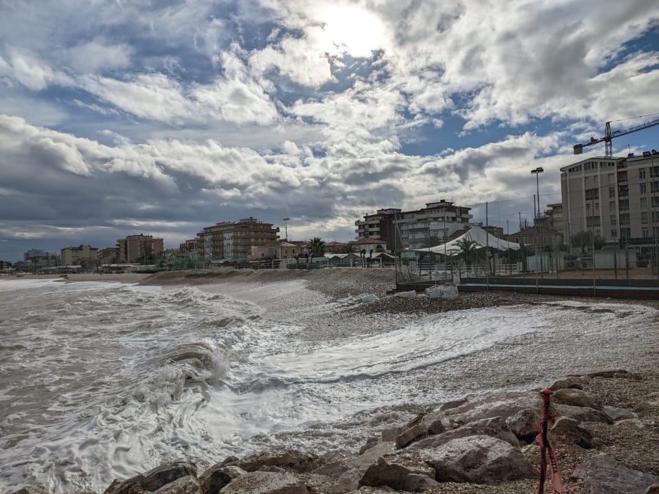 erosione e Fano (foto Paolo Vedovi)