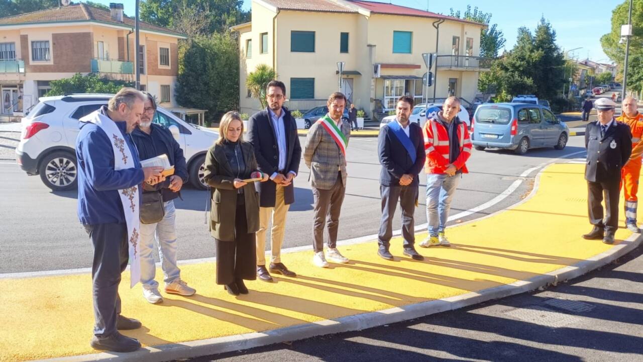 L'inaugurazione delle due rotatorie a Passo Ripe di Trecastelli lungo la sp 18 Jesi-Monterado