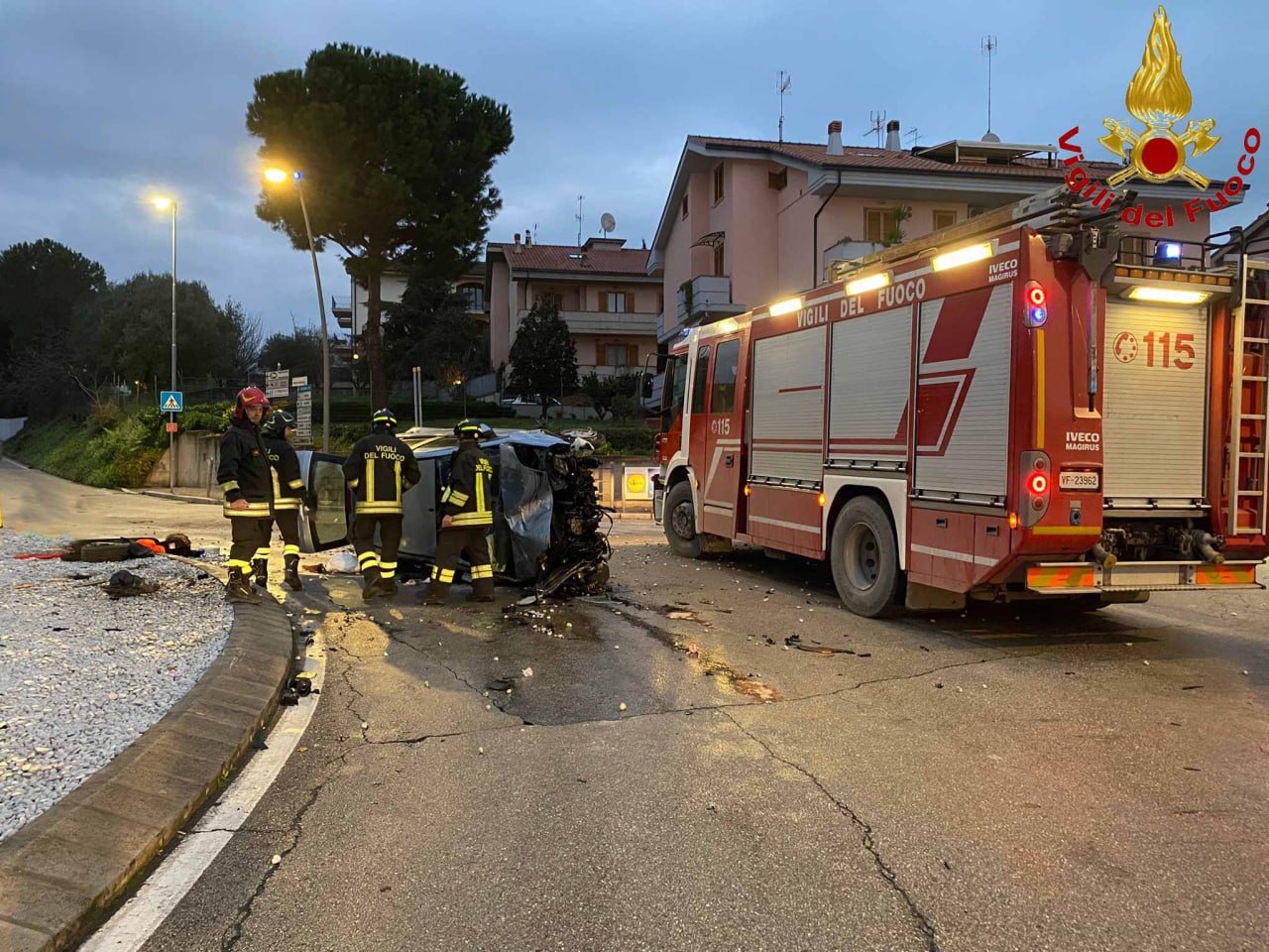 Civitanova, incidente alla rotonda di via Dante