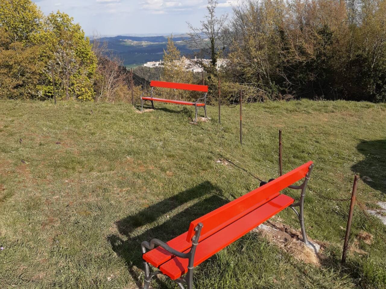 Panchine rosse ad Arcevia contro la violenza sulle donne