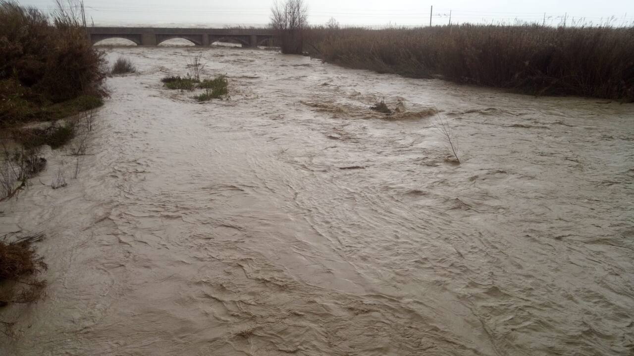 Maltempo del 23 gennaio 2023: il fiume Cesano a Senigallia ha raggiunto il limite di guardia