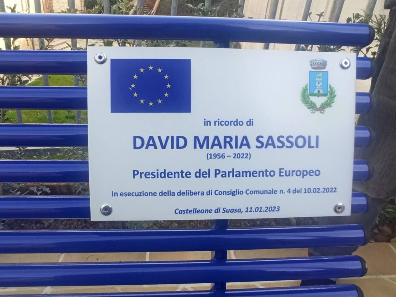Inaugurata a Castelleone di Suasa la panchina europea in memoria di David Sassoli