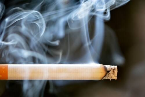 Fumo, stretta sulle sigarette. I tabaccai: «Misura giusta. Gli 11enni chiedono le monouso»