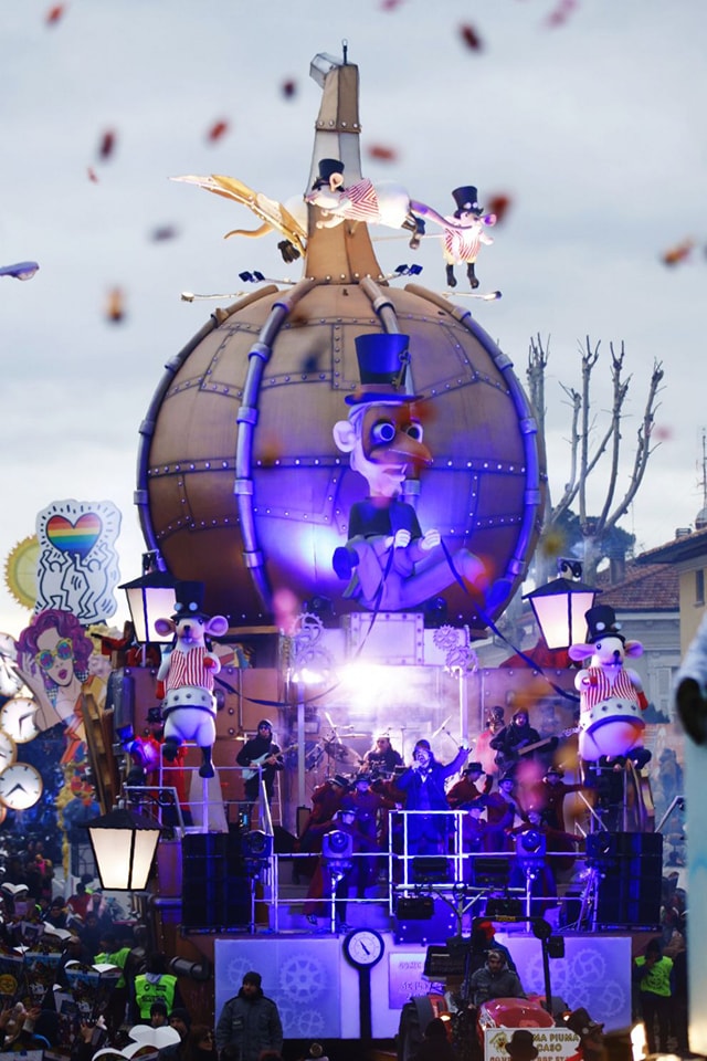 Carnevale di Fano 2022, la sfilata si recupera a Ferragosto