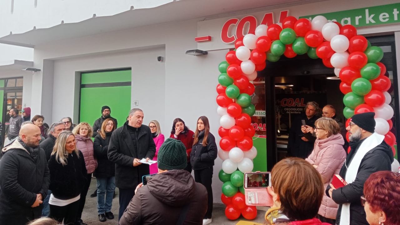 A Pianello di Ostra riapre il supermercato a cinque mesi dall'alluvione