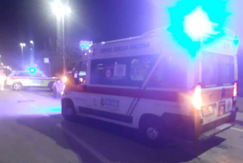 Ancona, scoppia la lite in un appartamento: uomo ferito da coltellate finisce in ospedale