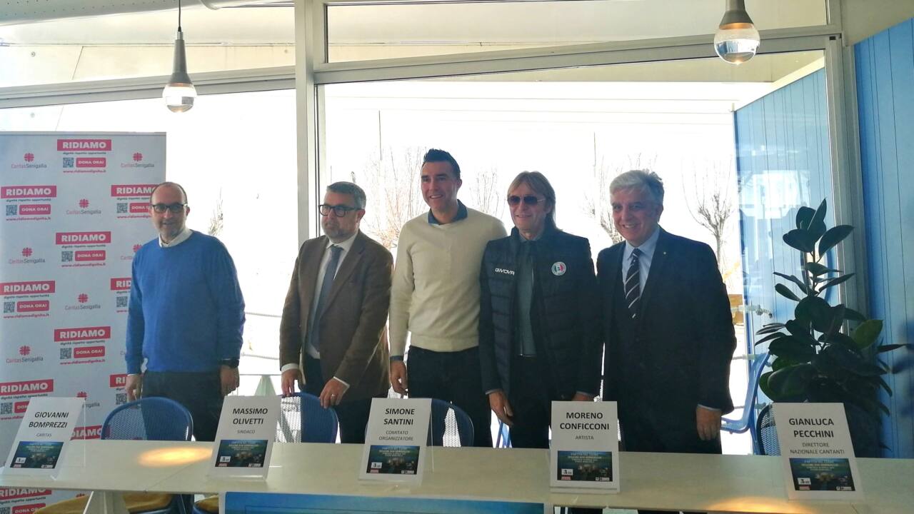 La presentazione della partita del cuore con la Nazionale italiana cantanti a favore degli alluvionati di Senigallia e Valle Misa Nevola