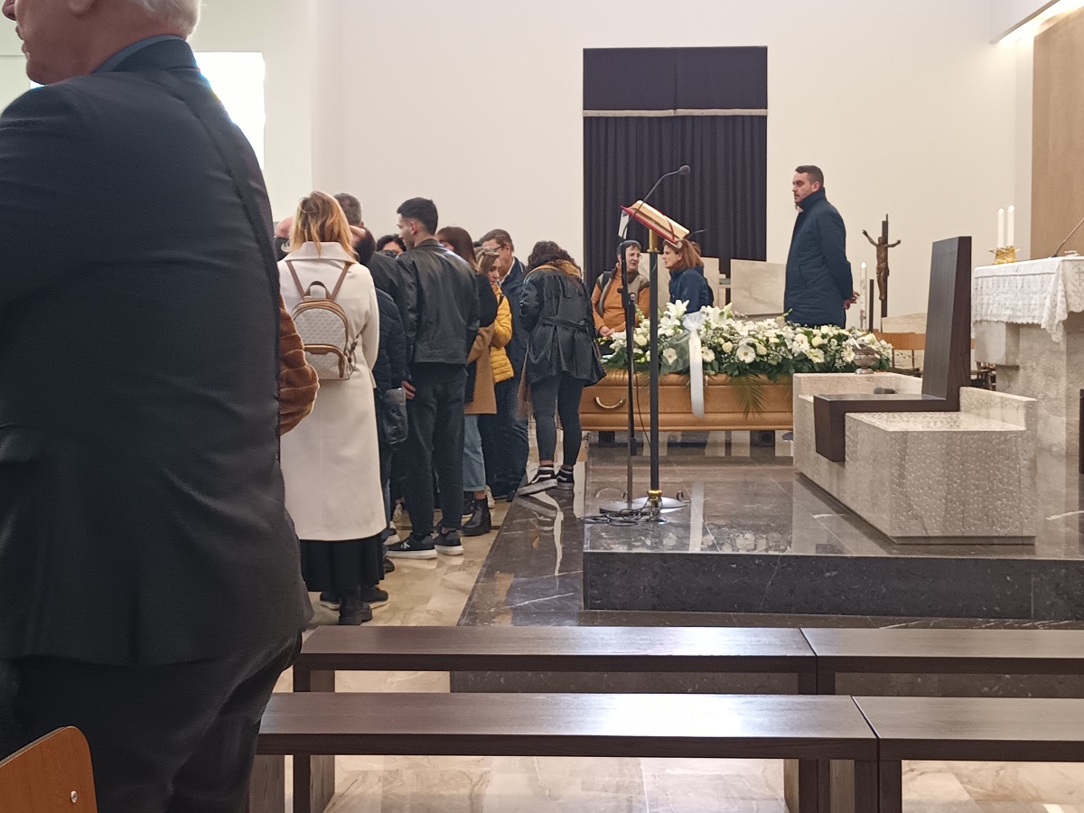 Il funerale di Davide Dini