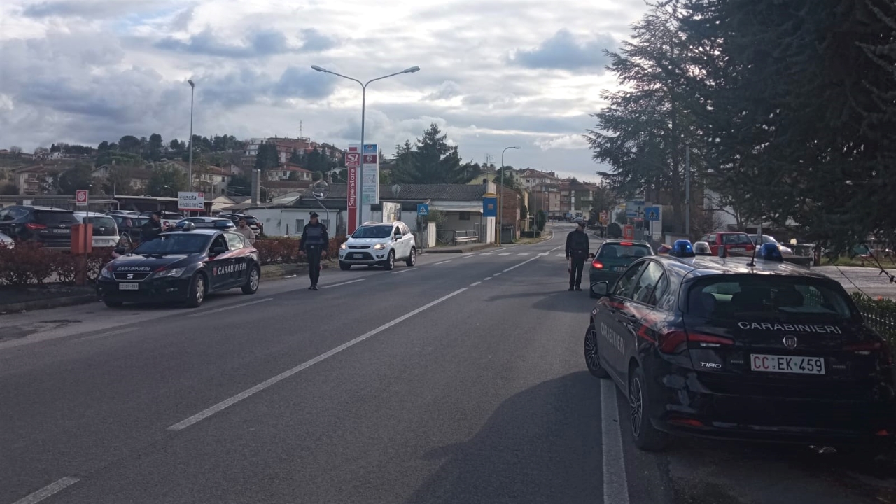 I controlli stradali dei carabinieri a Ostra