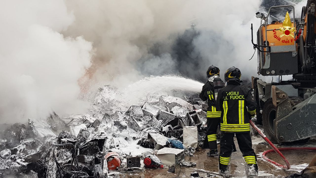 Vigili del fuoco in azione