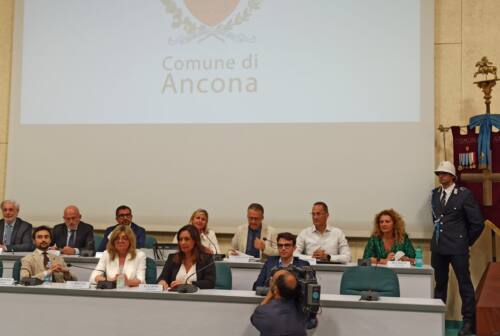 Ancona, in scena il primo atto del nuovo consiglio comunale