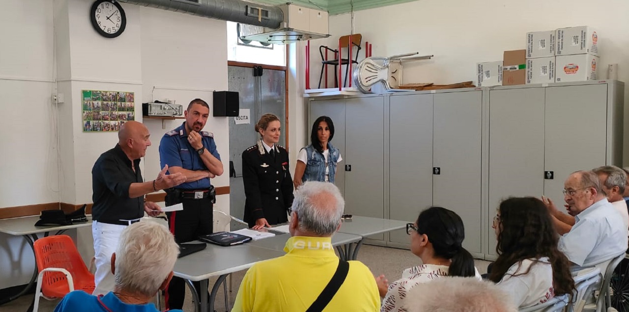 L'incontro a Ostra Vetere con i carabinieri sulla prevenzione delle truffe agli anziani