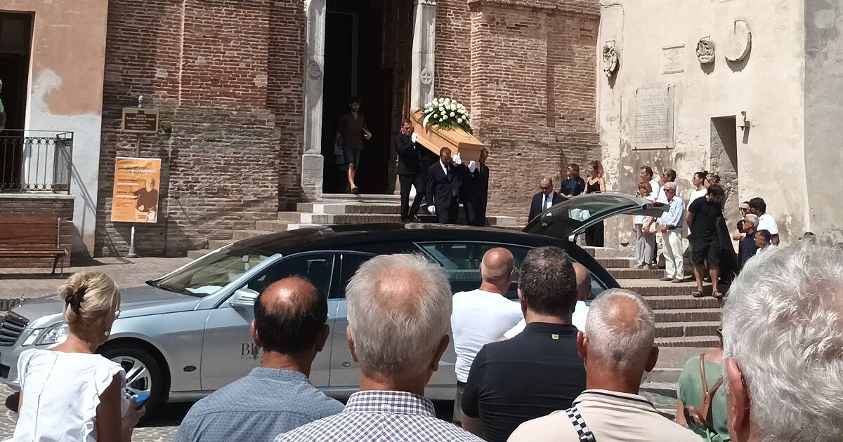 Il funerale di Lorenzo Ferri