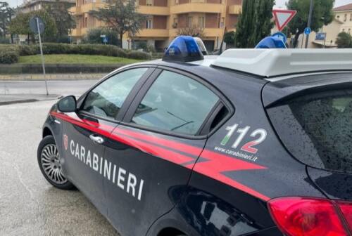 Evade dagli arresti domiciliari, i carabinieri lo trovano ubriaco