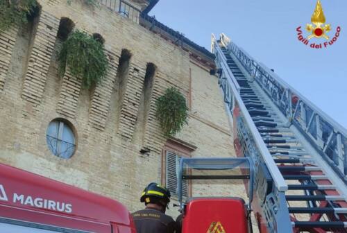 Montecassiano, crolla un tetto: intervengono i vigili del fuoco