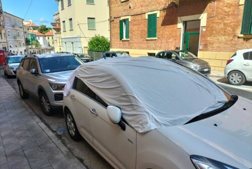 Psicosi da grandine ad Ancona, le auto posteggiate nei parcheggi sotterranei e sotto i cavalcavia