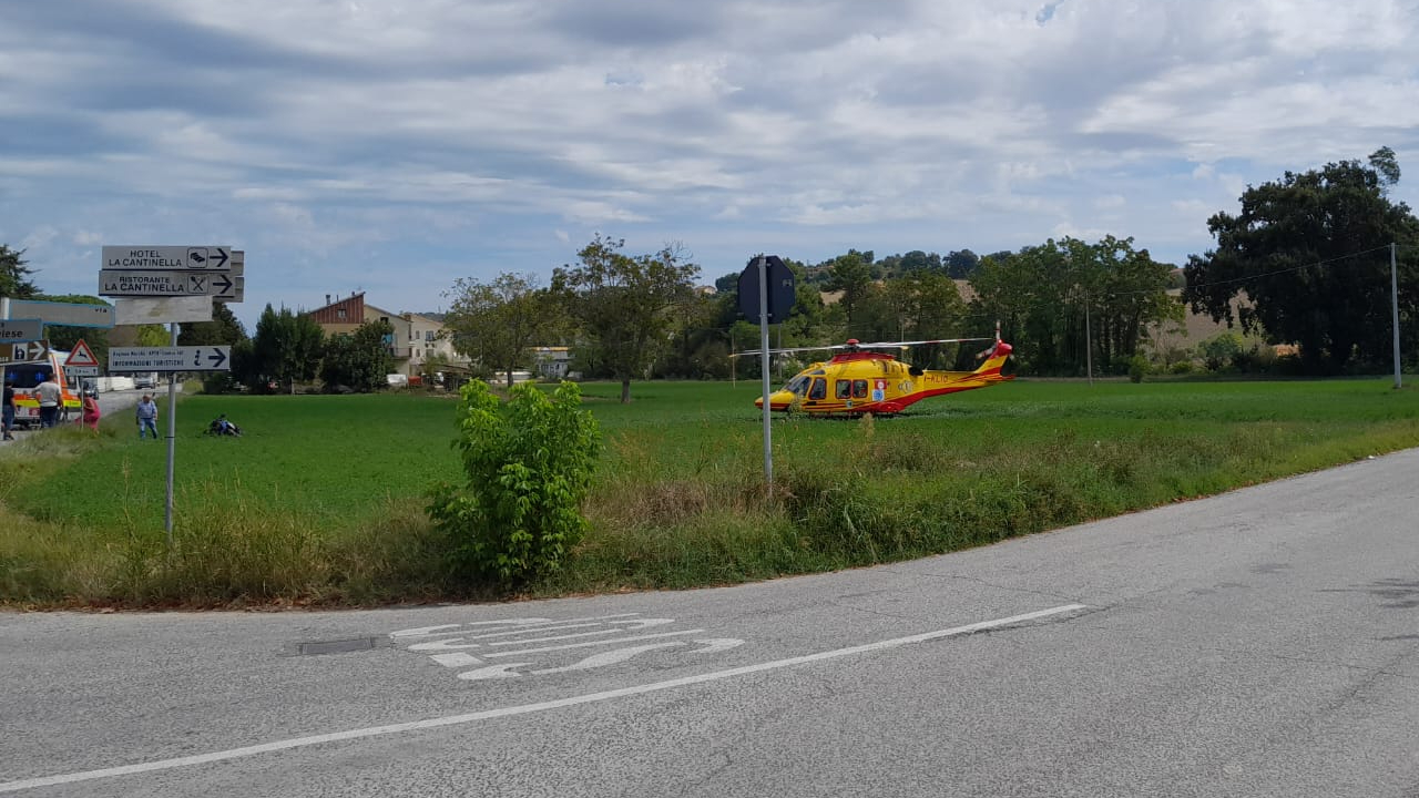 A Pianello di Ostra è avvenuto un incidente stradale tra un'auto e una moto