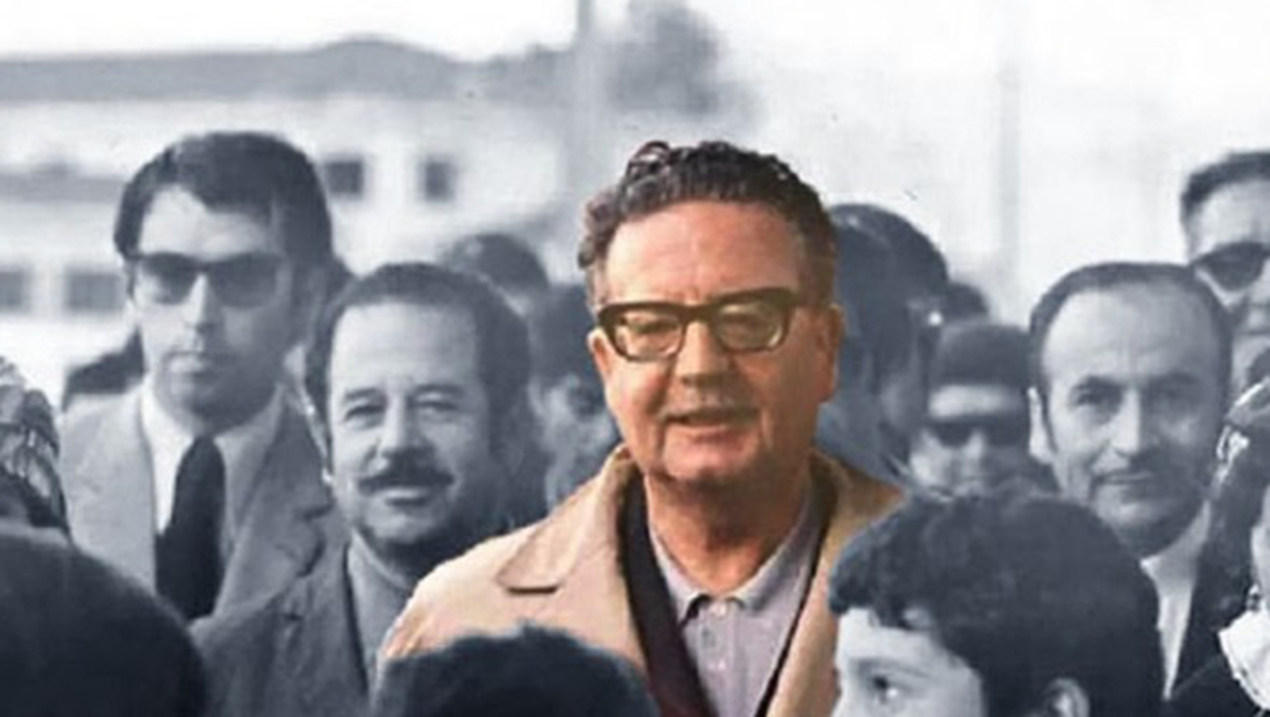 il comune inaugura una stele in memoria di Salvador Allende