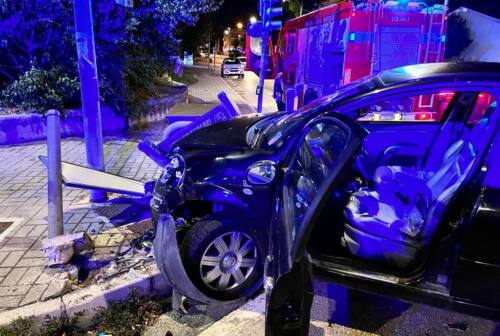 Torrette, schianto in via Conca: due persone in ospedale