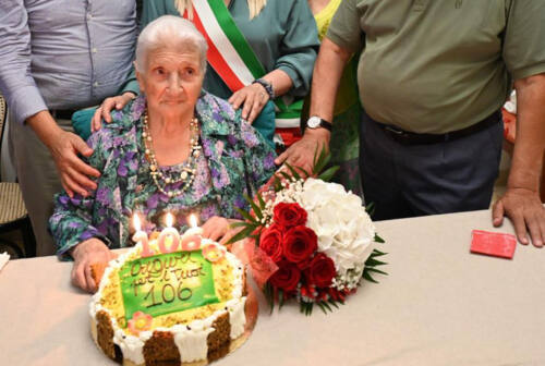 Festa grande per Silvia Bisonni, la più anziana nonnina di San Severino Marche: 106 candeline