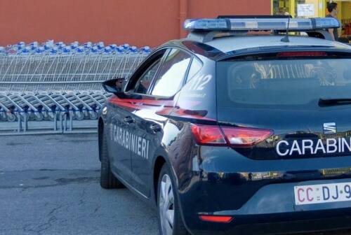 Furto aggravato al supermercato, doppio arresto dei carabinieri a Castelfidardo