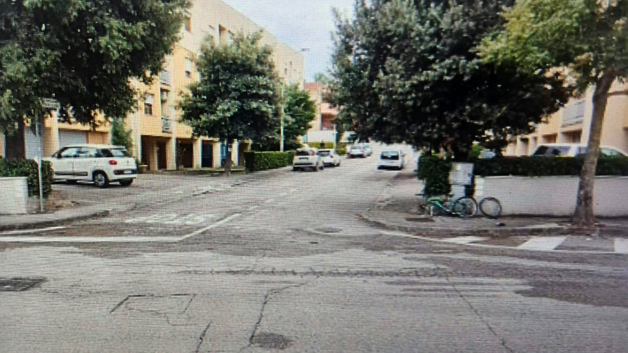 La bicicletta di Francesco Lignola ancora sul luogo dell'incidente mortale avvenuto a Marzocca di Senigallia