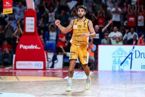 Basket, la VL rimonta ma cade al supplementare. A Pesaro vince Scafati