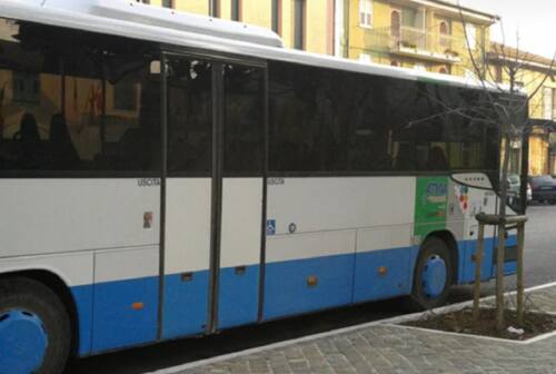 Autobus scolastici sovraffollati, il garante dei diritti: «Monitorare la situazione»