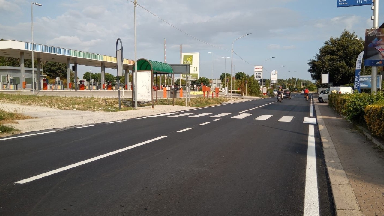 Terminata l'asfaltatura della strsda statale 16 Adriatica nord al Cesano di Senigallia