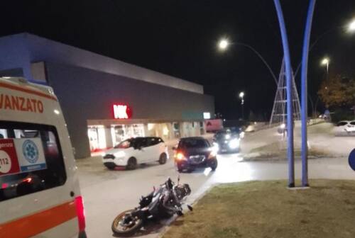 Incidente a San Severino: motociclista cade a terra per evitare un’auto