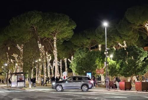 Senigallia, si accendono le luci sul natale e sulle festività 2023 – FOTO