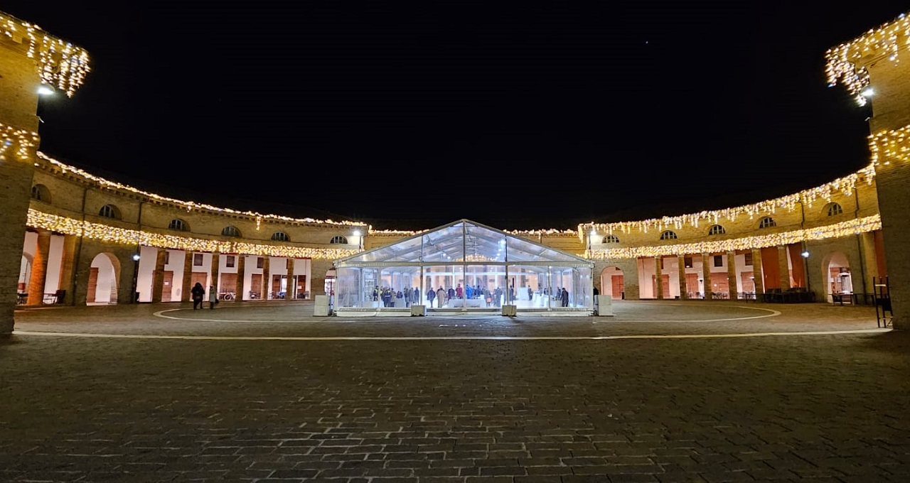 Luminarie natalizie al foro annonario di Senigallia, festività 2023