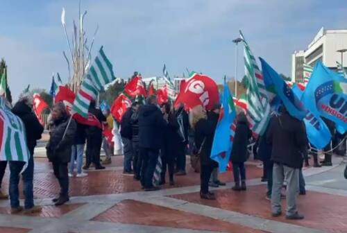 Ancona, presidio Cgil, Cisl e Uil. I sindacati alla giunta regionale: «Persistente mancato confronto»
