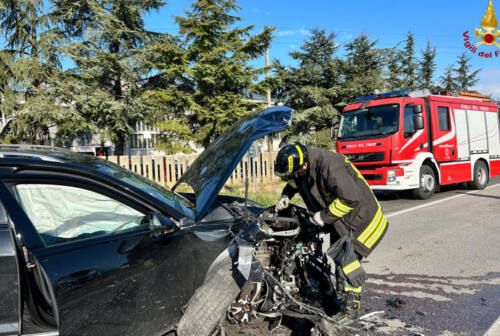Incidente stradale a Ostra Vetere: auto distrutte, un ferito