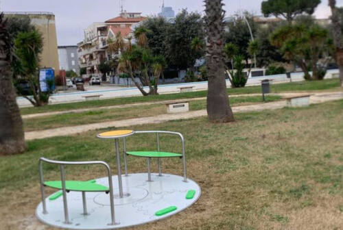 Civitanova Marche, installata una giostra inclusiva nel parco del lungomare sud