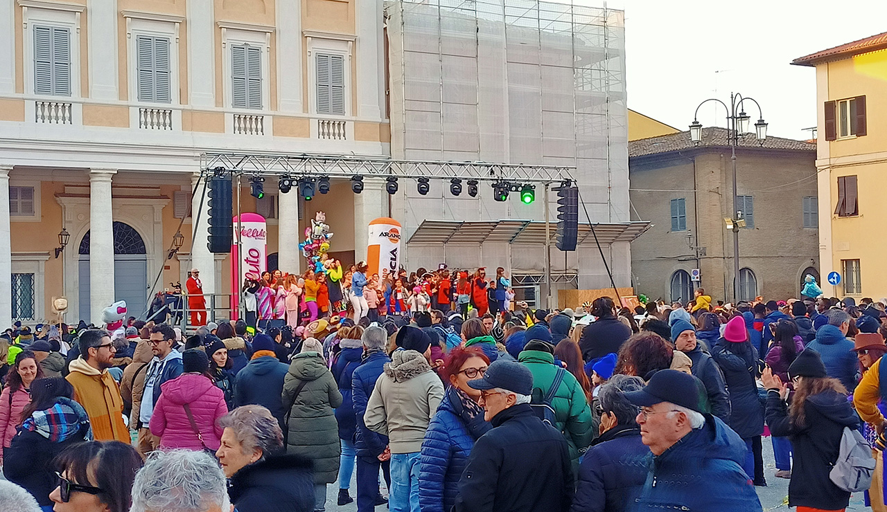 Carnevale 2024 a Senigallia: balli e maschere in piazza Garibaldi