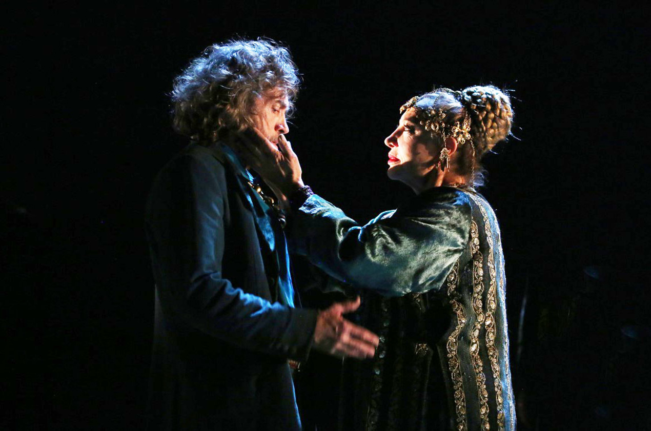 Alessio Boni e Iaia Forte in “Iliade. Il gioco degli Dei” (Foto Luciano Rossetti)
