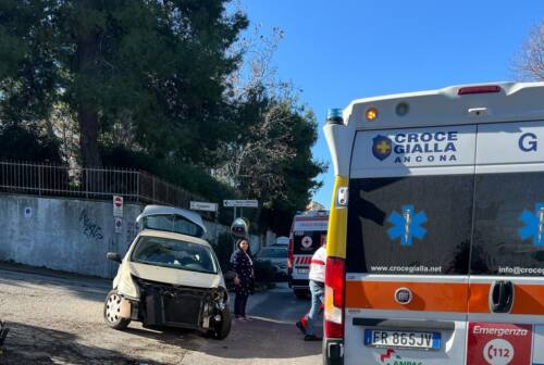 Ancona, schianto al Pinocchio: 81enne in ospedale