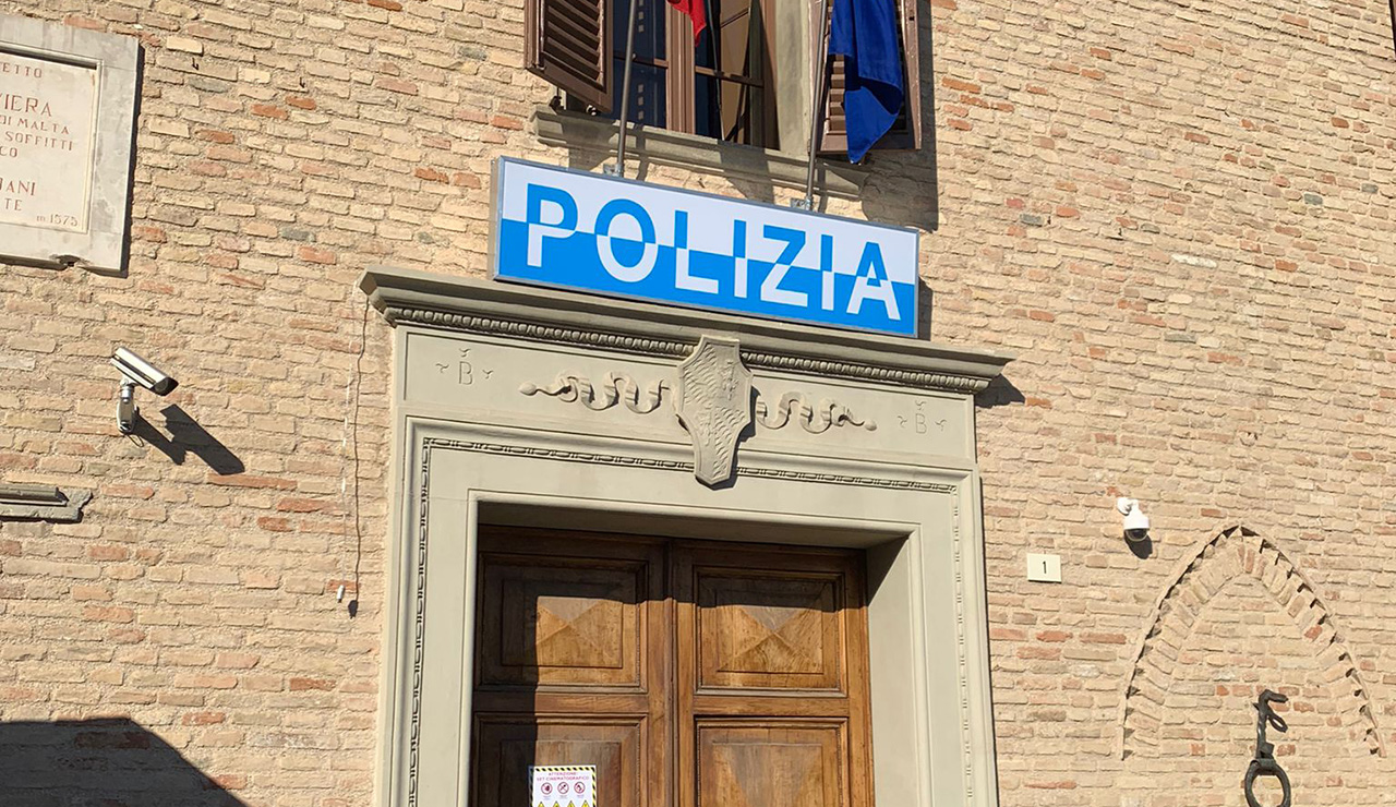 Palazzetto Baviera a Senigallia diventa nella finzione la sede di un commissariato di polizia nella serie tv con Marco Bocci