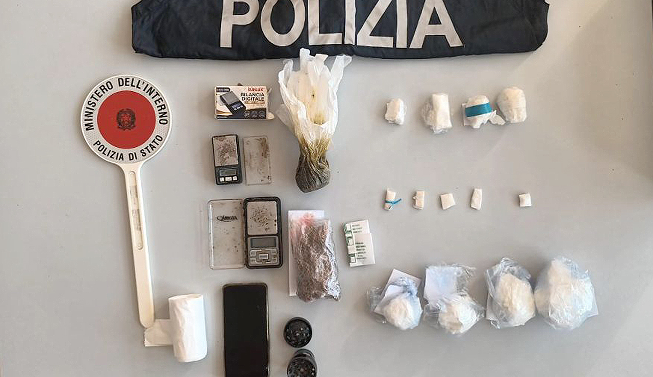 La droga sequestrata dalla polizia a Senigallia