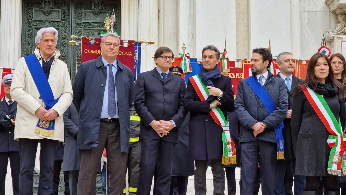 Le autorità alla Marcia per la pace a Loreto