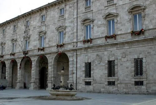 Elezioni comunali ad Ascoli: Fioravanti appoggiato da nove liste, quattro per Nardini